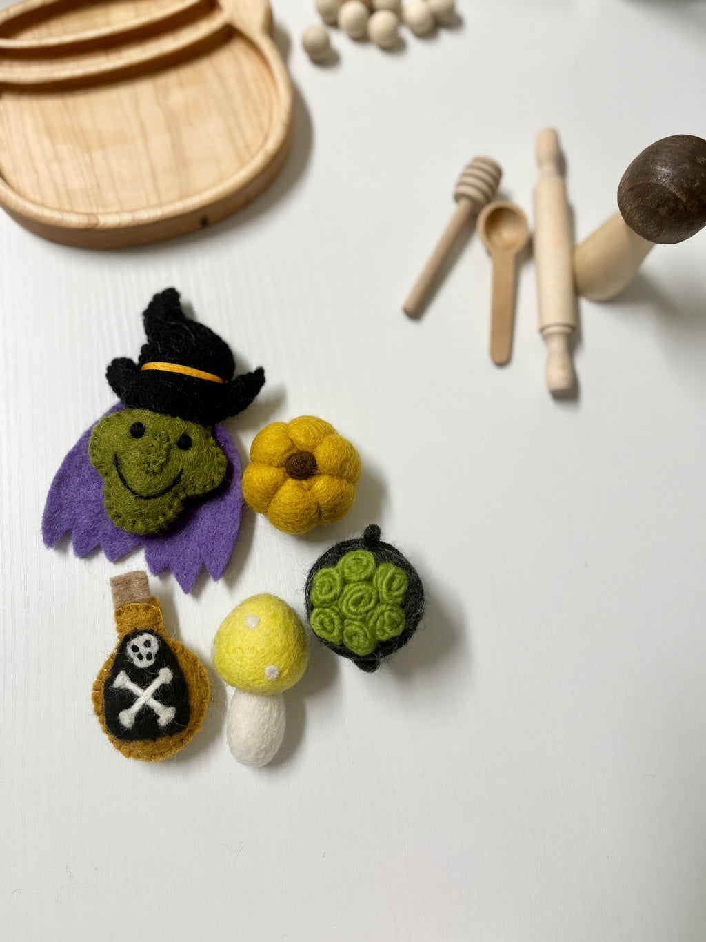 Witch’s Bubbling Potions Felt Toy Set