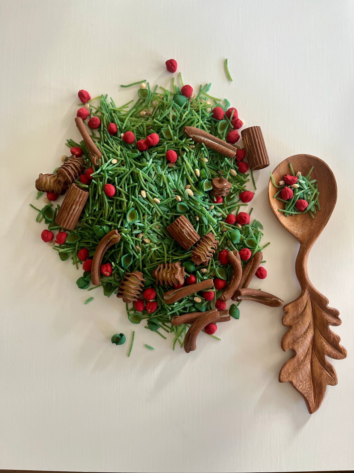 Woodland Pinecone & Winter Berry Fun Filler Sensory Kit