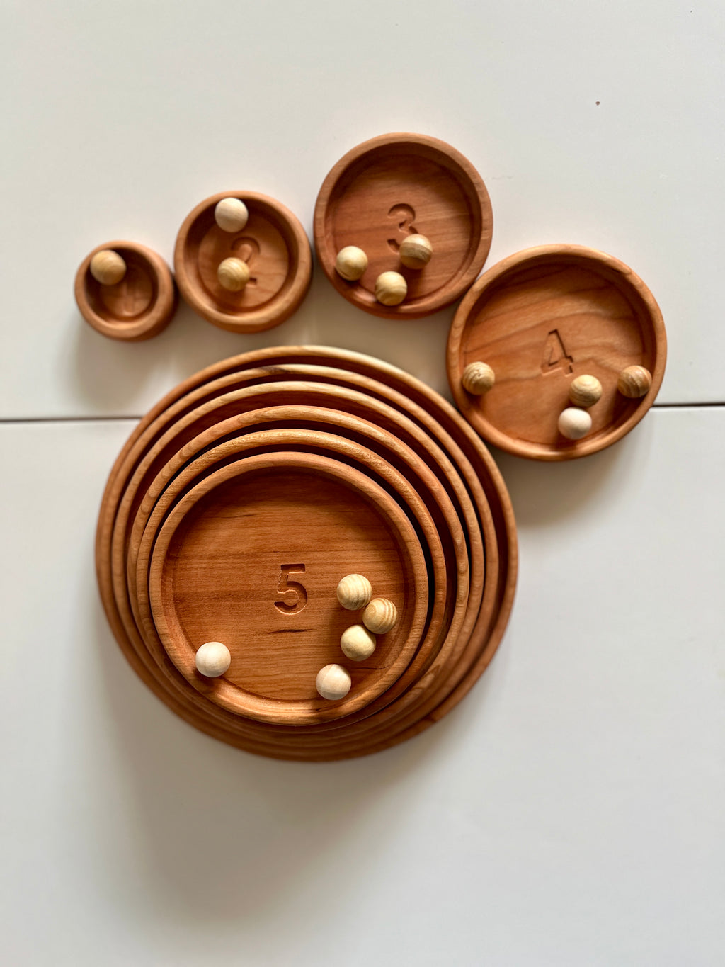 Nesting 1-10 Round Plates/Circle Sensory Trays