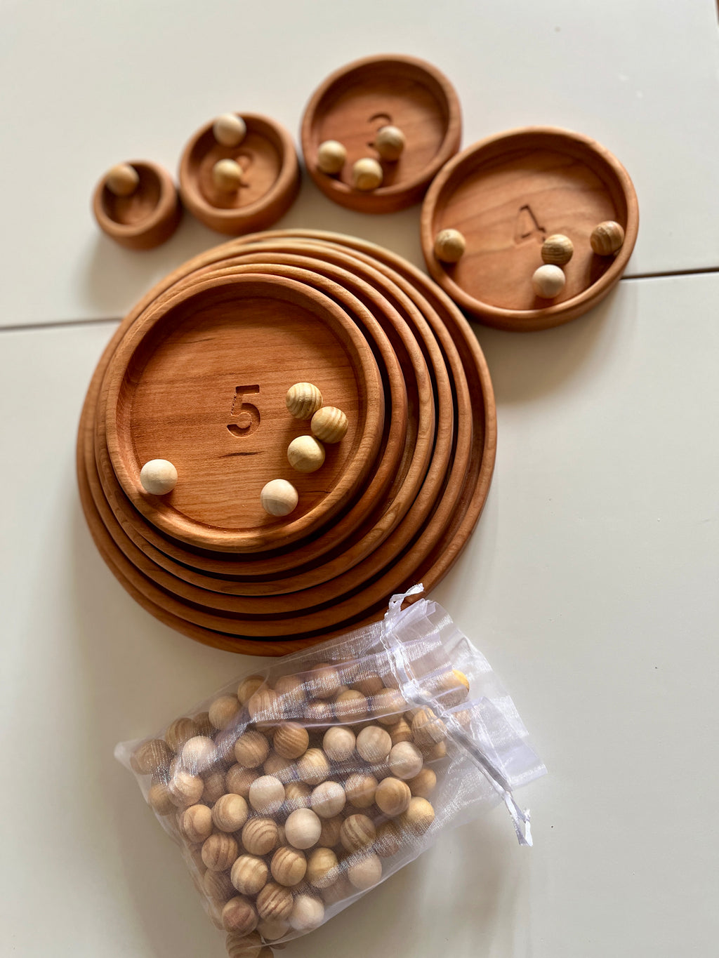 Nesting 1-10 Round Plates/Circle Sensory Trays