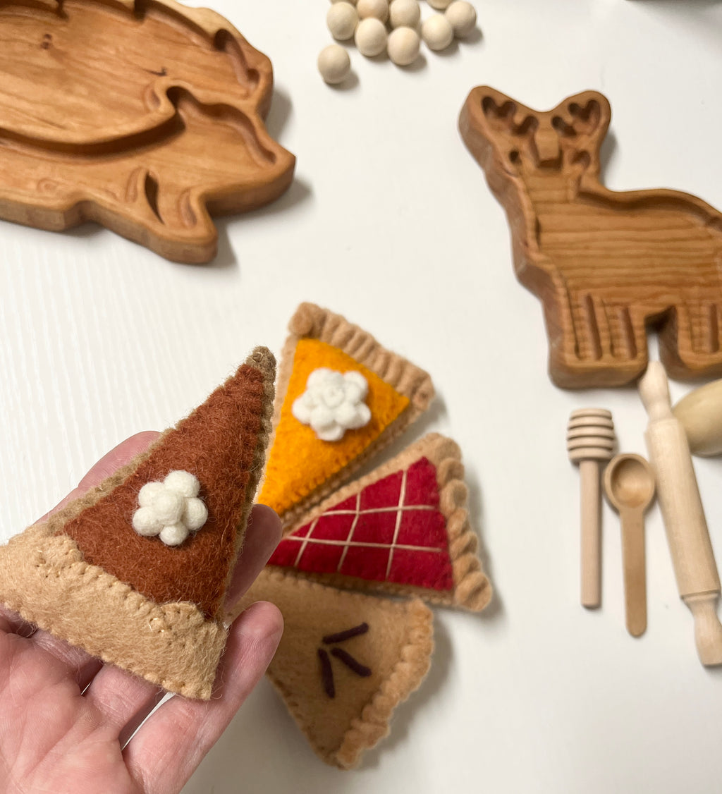 Pies Felt Toy Set of 4