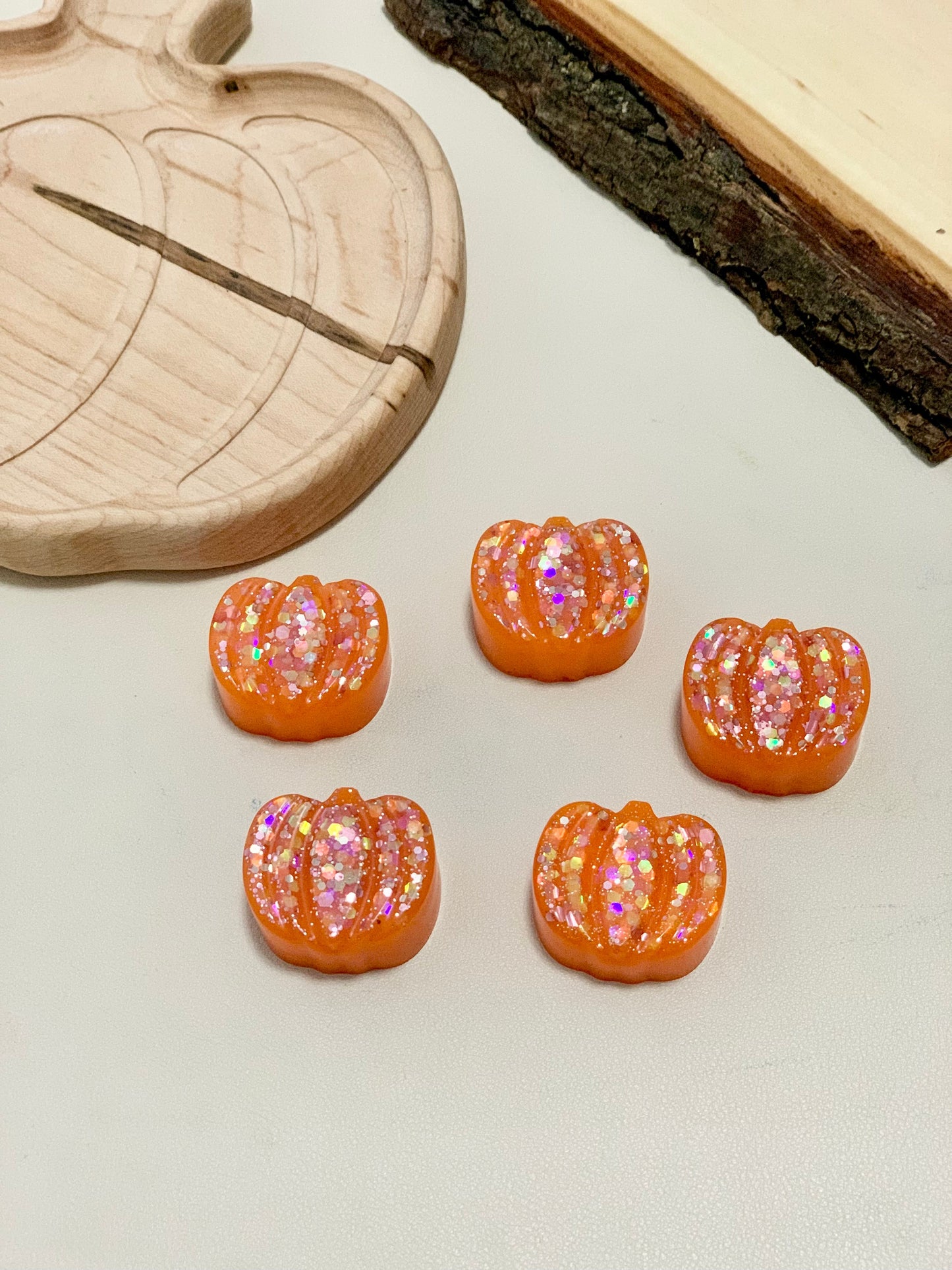 Glitter Resin Loose Parts, Set of 5, Bats or Pumpkins