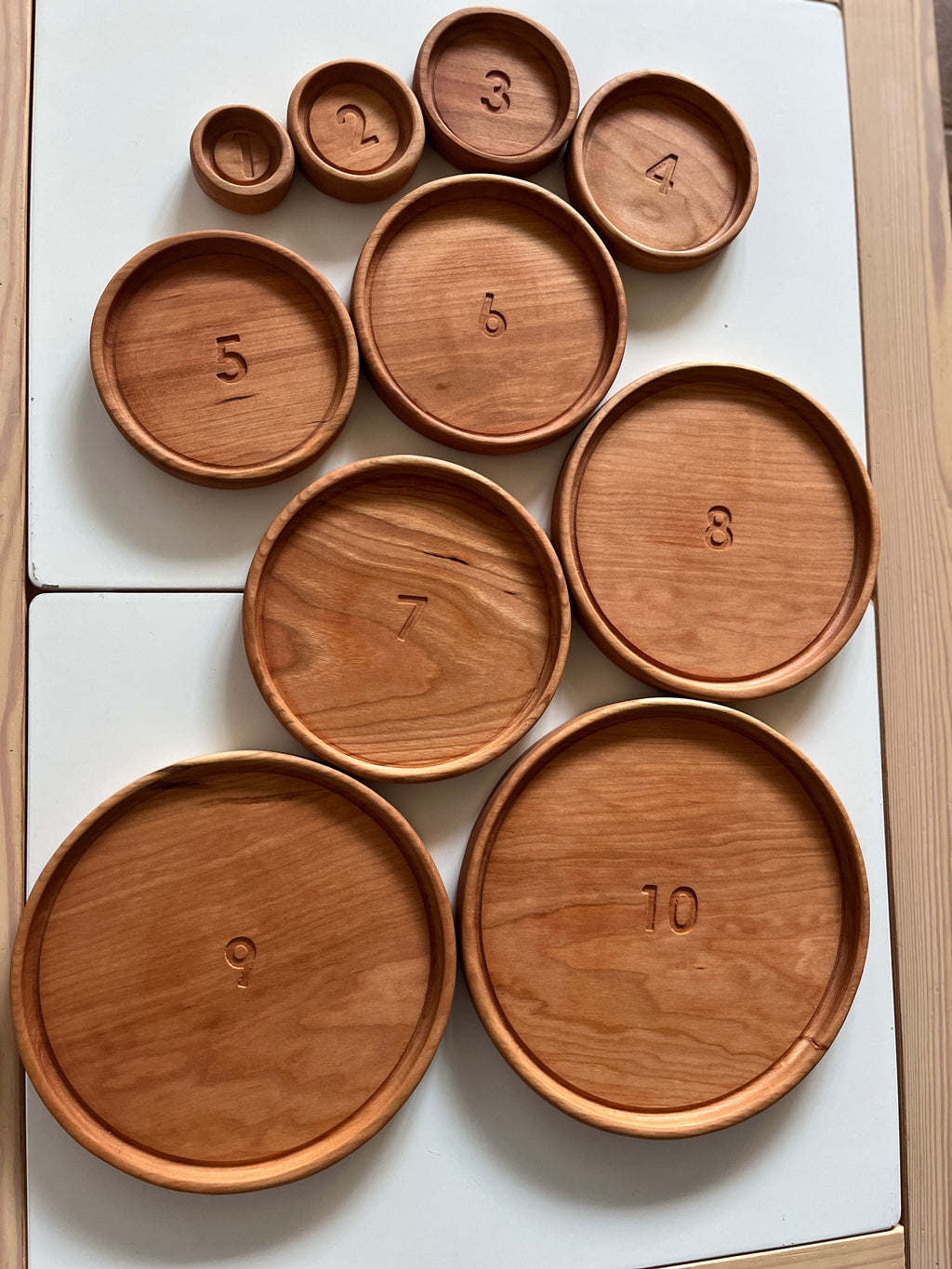 Nesting 1-10 Round Plates/Circle Sensory Trays
